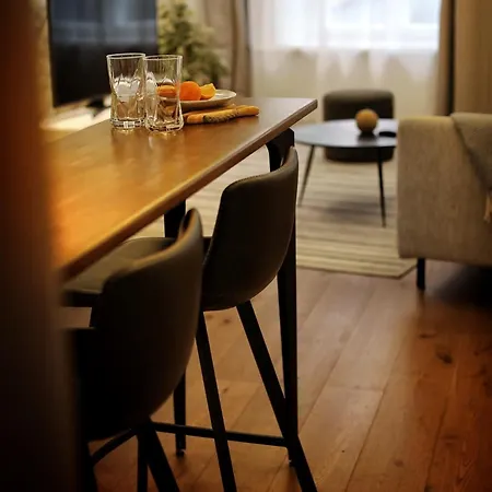 Апартаменты Town Hall Square *