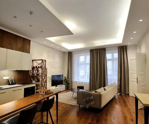 Town Hall Square Апартаменты